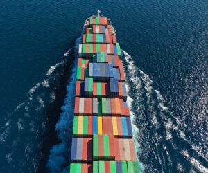 découvrez comment le transport maritime joue un rôle essentiel dans le commerce mondial, facilitant les échanges internationaux et logistiques. explorez son impact sur l'économie et les tendances actuelles.