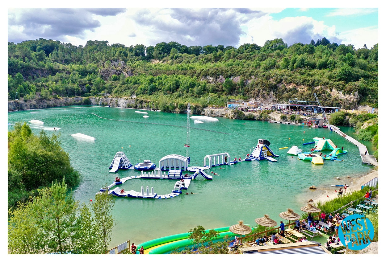 découvrez l'aqua-tourisme, une expérience unique alliant détente et aventures aquatiques. plongez dans des activités nautiques variées, explorez des destinations de rêve et profitez de la beauté des paysages marins. idéal pour les amoureux de l'eau et de la nature !